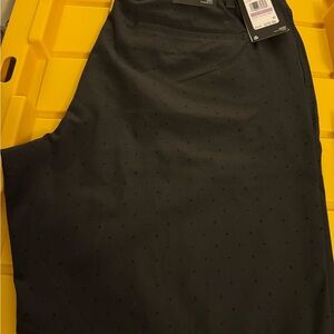 Under Armour Black NWT Golf Shorts